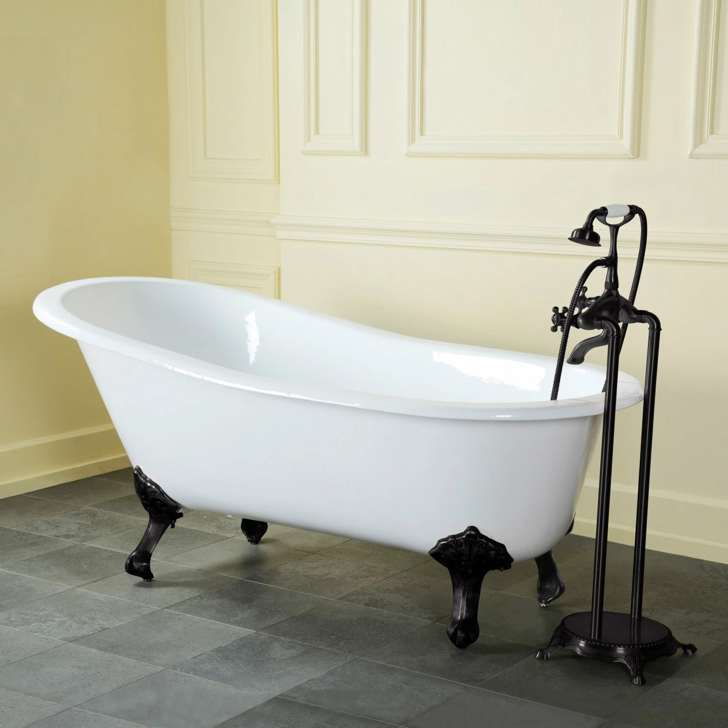 Aqua Eden NHVCTND653129B0 61-Inch Cast Iron Single Slipper Clawfoot Tub (No Faucet Drillings), White/Matte Black