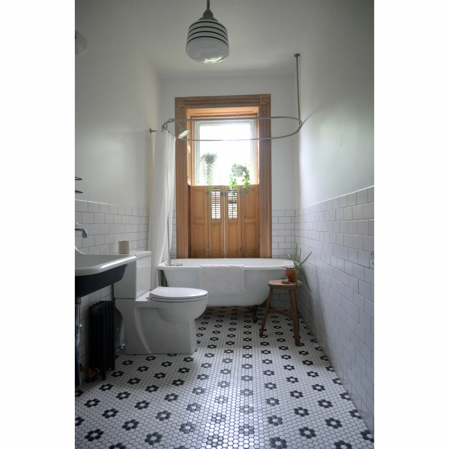 Aqua Eden VCT3D603019NT5 60-Inch Cast Iron Roll Top Clawfoot Tub With 3-3/8 Inch Wall Drillings, White/Oil Rubbed Bronze - Image 17