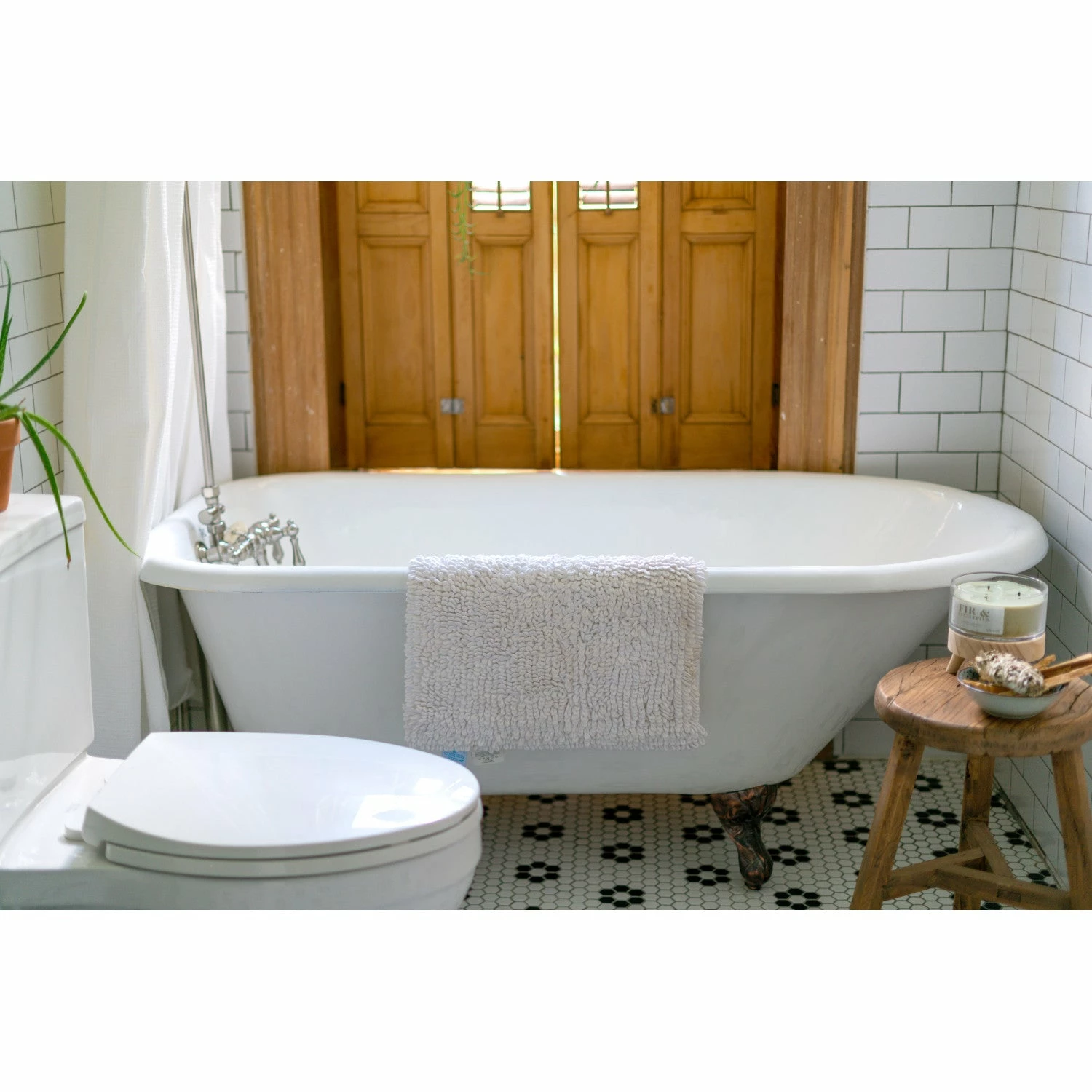 Aqua Eden VCT3D603019NT5 60-Inch Cast Iron Roll Top Clawfoot Tub With 3-3/8 Inch Wall Drillings, White/Oil Rubbed Bronze - Image 12