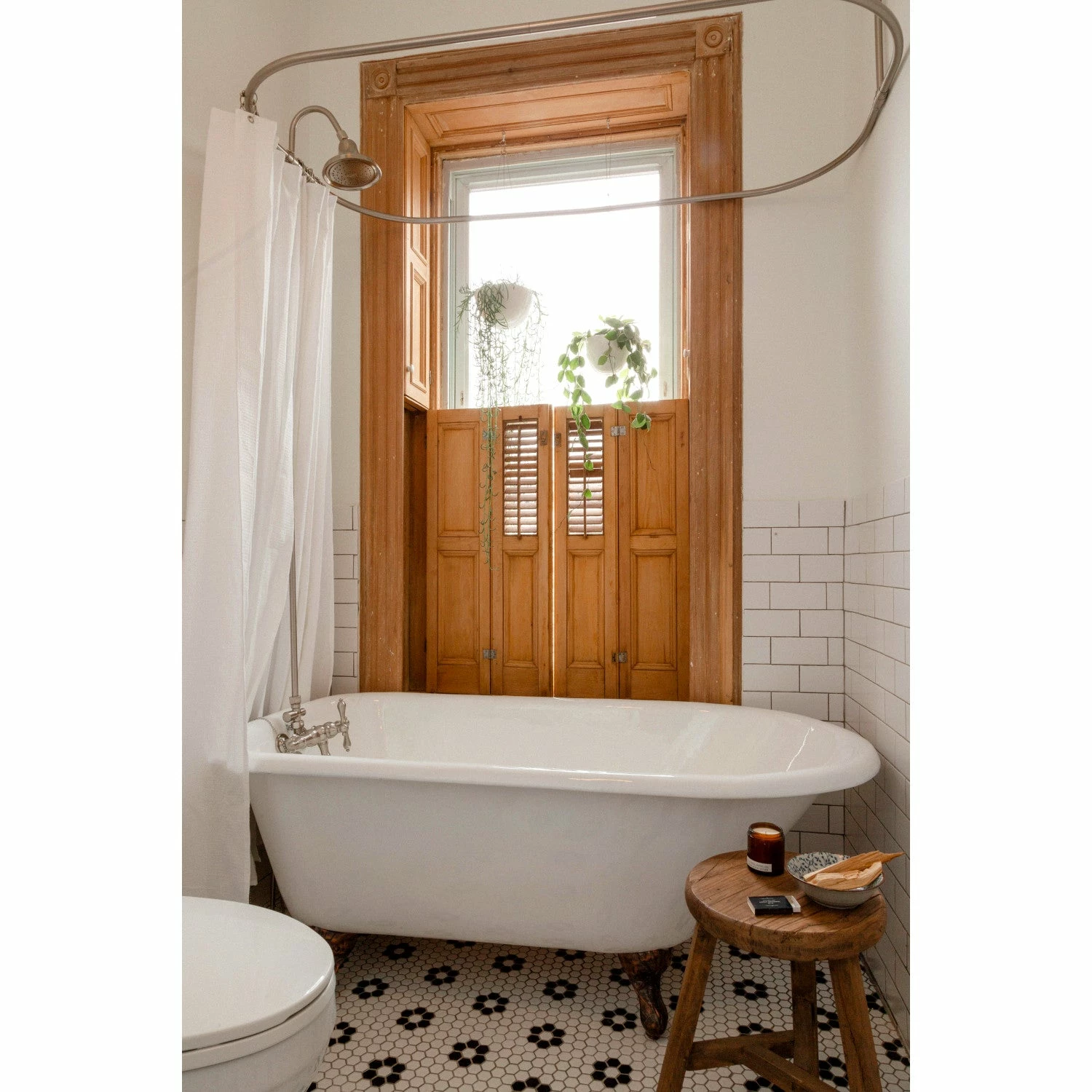 Aqua Eden VCT3D603019NT5 60-Inch Cast Iron Roll Top Clawfoot Tub With 3-3/8 Inch Wall Drillings, White/Oil Rubbed Bronze - Image 14