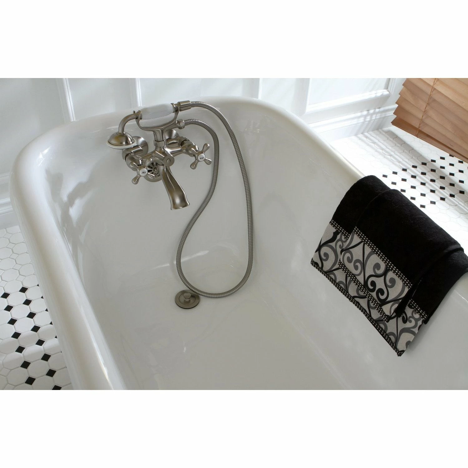 Aqua Eden VCT3D603019NT8 60-Inch Cast Iron Roll Top Clawfoot Tub With 3-3/8 Inch Wall Drillings, White/Brushed Nickel - Image 4