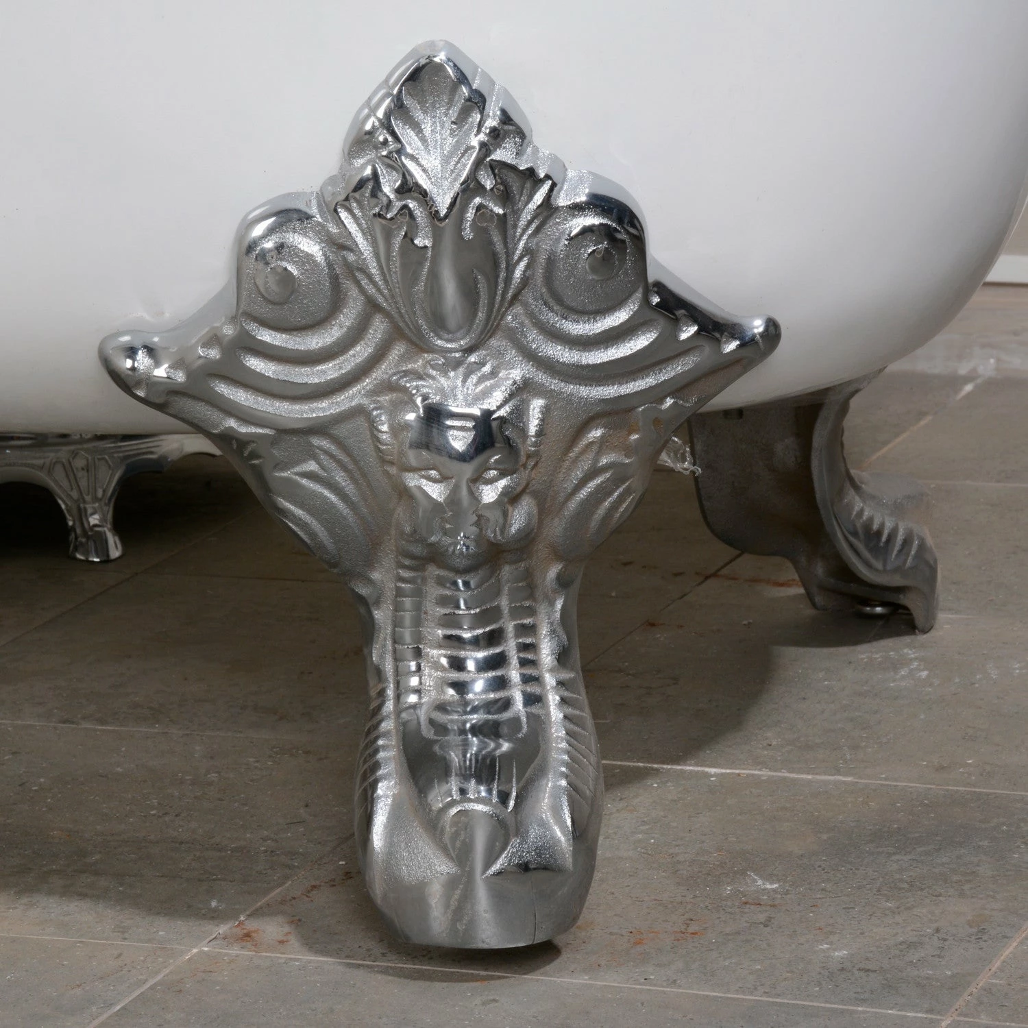 Aqua Eden VCTNL1 4-Piece (Set) Lion Cast Iron Tub Feet, Polished Chrome - Image 2